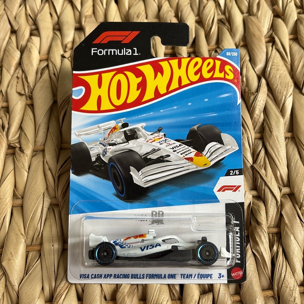Hot Wheels Visa Cash App Racing Bulls Formula One Team White F1 White Race Car 🆕